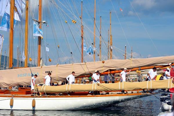 Faire de la voile à Saint Tropez